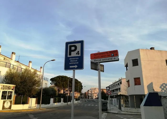 Passeig Maritim Apartment Llanca